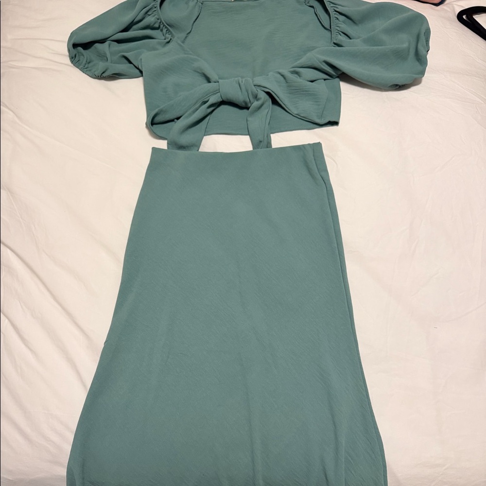 Audrey 3+1 2-piece set. Skirt and tie top